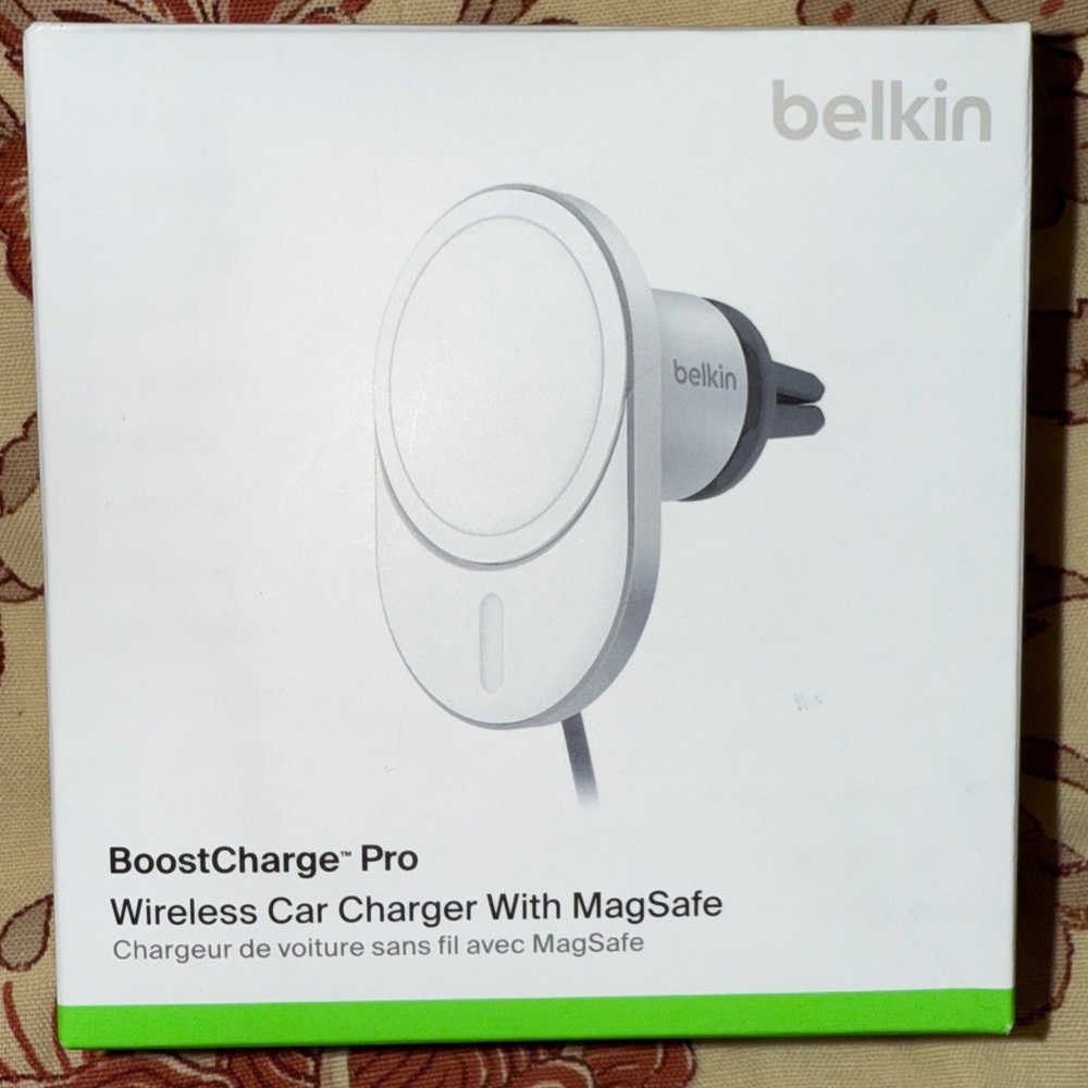 Brand NEW in box, Belkin BoostCharge Pro MagSafe Wireless Car Charger - White